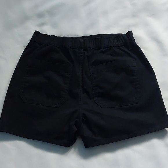 a.n.a Women's High Waist Black Shorts Size 6 - Picture 3 of 11